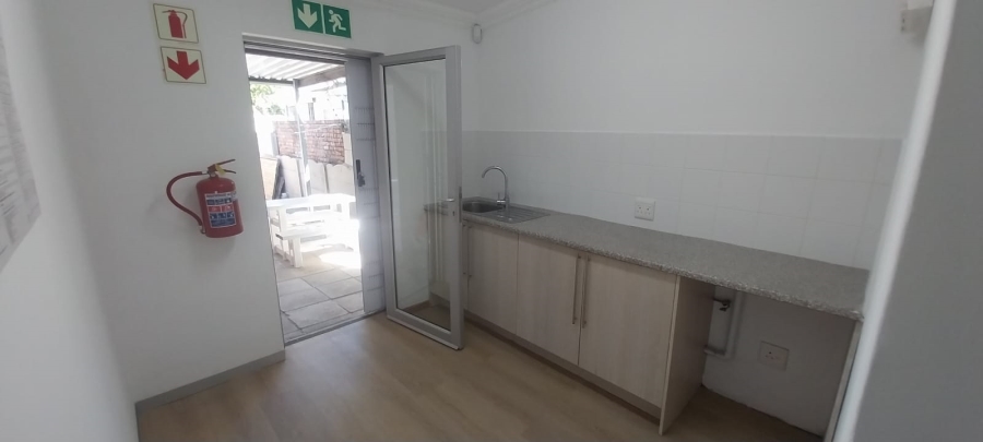 To Let Commercial Property for Rent in Vincent Eastern Cape